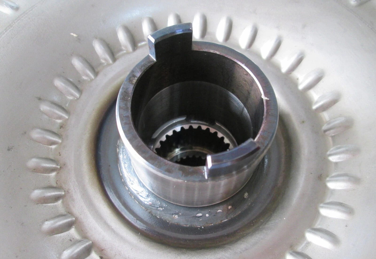 JCB BACKHOE - GENUINE JCB TORQUE CONVERTER (PART NO. 04/600786)