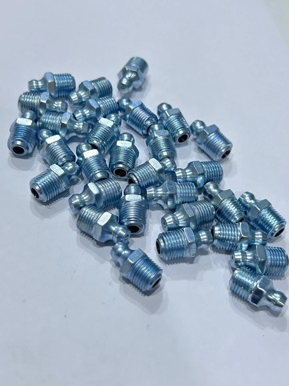 JCB BACKHOE - GREASE NIPPLES STRAIGHT 1/8" BSP,, PACK 30 PCS (1450/0001)