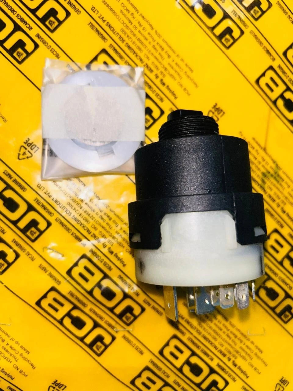 JCB BACKHOE - GENUINE JCB IGNITION SWITCH (PART # 701/80184 701/45500 701/Y1372)