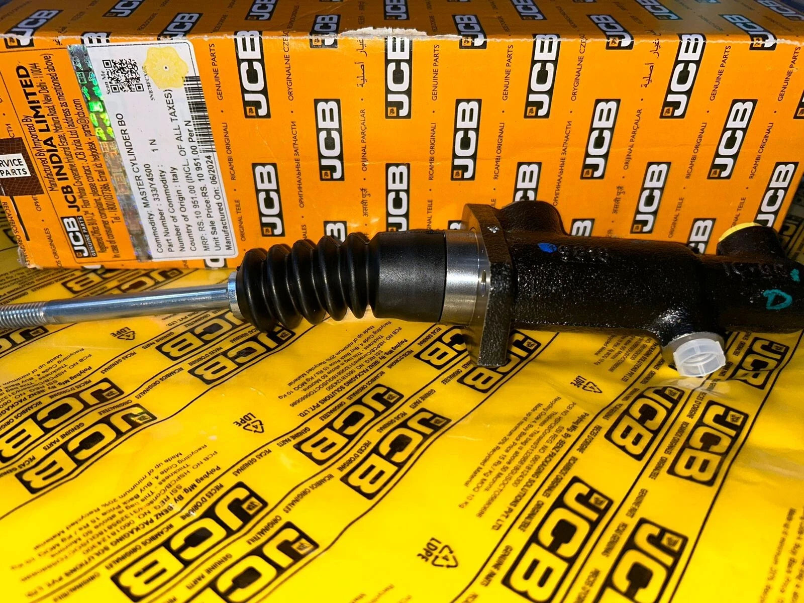 JCB BACKHOE - GENUINE JCB BRAKE MASTER CYLINDER (PART NO. 333/Y4500) spare part