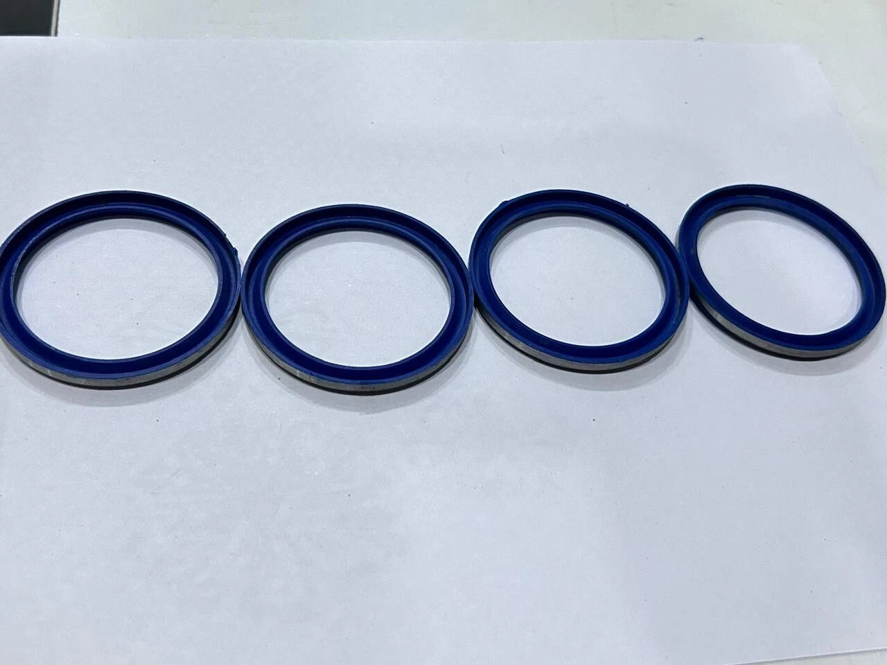 JCB BACKHOE - FRONT AXLE GREASE SEAL, SET OF 4 PCS. (PART NO. 904/06500)