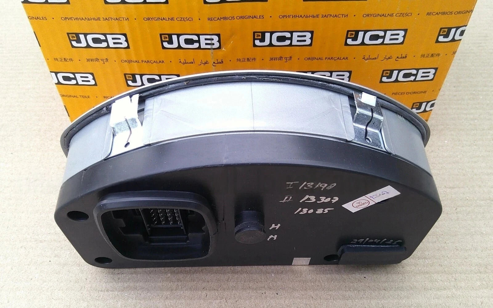 JCB BACKHOE - GENUINE JCB INSTRUMENT CLUSTER (PART NO. 332/G6563)
